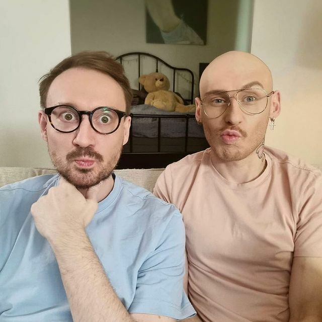 Jacek Szawioła z "Gogglebox" w lateksowych spodniach zaskoczył w czasie