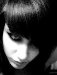 Fryzury Średnie Alternatywne EMO - 87238