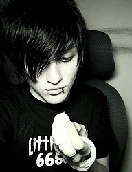 Fryzury Średnie Alternatywne EMO - 113344