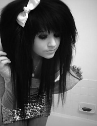 Fryzury Średnie Alternatywne EMO - 176427