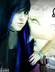 Fryzury Średnie Alternatywne EMO - 813376