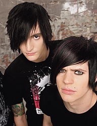 Fryzury Średnie Alternatywne EMO - 338461