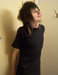 Fryzury Średnie Alternatywne EMO - 83971