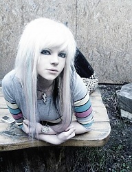 Fryzury Średnie Alternatywne EMO - 33939