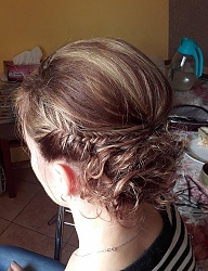 Fryzury Średnie Wieczorowe Kręcone Upięcie Brązowe - 3146183