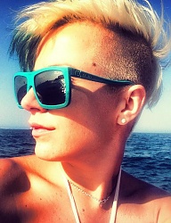 Fryzury Krótkie Alternatywne Tribale - wzory na głowie Blond - 2122269