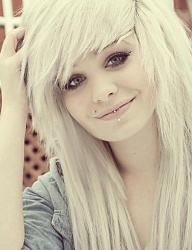 Fryzury Długie Alternatywne EMO Blond - 1261263