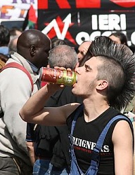 Fryzury Męskie Średnie Alternatywne Punk Rock - 1087409