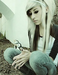 Fryzury Średnie Alternatywne EMO - 357795
