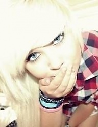 Fryzury Średnie Alternatywne EMO Blond - 1267135