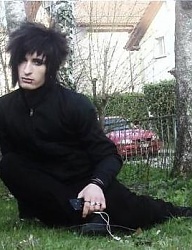 Fryzury Średnie Alternatywne EMO - 697171