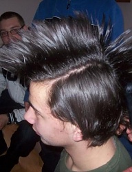 Fryzury Średnie Alternatywne Punk Rock - 28696