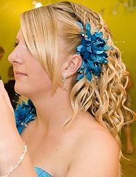Fryzury Długie Ślubne Kręcone Rozpuszczone Blond - 1262245