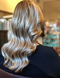 Fryzury Długie Wieczorowe Kręcone Rozpuszczone Blond - 3270675