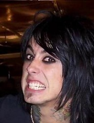Fryzury Średnie Alternatywne EMO - 697592