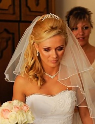 Fryzury Średnie Ślubne - 908742