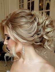 Fryzury Długie Ślubne Kręcone Upięcie Blond - 3086802