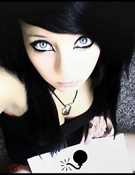 Fryzury Średnie Alternatywne EMO - 705770
