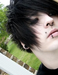 Fryzury Średnie Alternatywne EMO - 708586