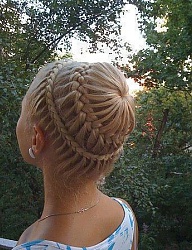 Fryzury Długie Wieczorowe Proste Warkocze Blond - 2107071