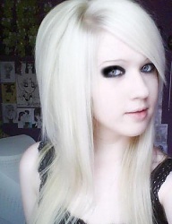 Fryzury Średnie Alternatywne EMO Blond - 1095229
