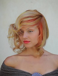 Fryzury Średnie Na co dzień Kręcone Rozpuszczone Blond - 2058473