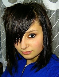 Fryzury Średnie Alternatywne EMO - 106849