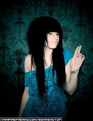 Fryzury Średnie Alternatywne EMO - 816098