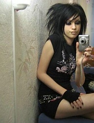 Fryzury Średnie Alternatywne EMO - 117199