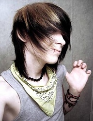 Fryzury Średnie Alternatywne EMO - 722918