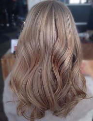 Fryzury Długie Wieczorowe Kręcone Rozpuszczone Blond - 3272127