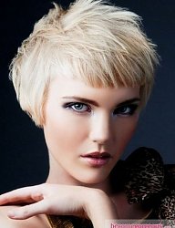 Fryzury Krótkie Na co dzień Proste z grzywką Rozpuszczone Blond - 3270370