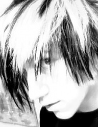 Fryzury Średnie Alternatywne EMO - 68340