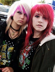 Fryzury Średnie Alternatywne EMO - 708469