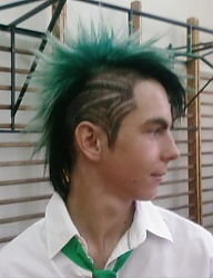 Fryzury Średnie Alternatywne EMO - 66181
