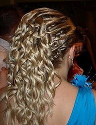 Fryzury Długie Ślubne Kręcone Rozpuszczone Blond - 1262247