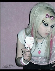 Fryzury Średnie Alternatywne EMO - 178405
