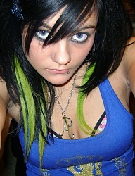 Fryzury Średnie Alternatywne EMO - 69912
