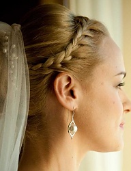 Fryzury Długie Ślubne Proste Upięcie Blond - 1116485