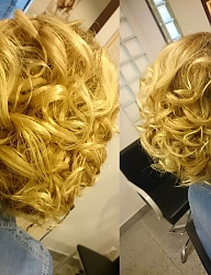 Fryzury Długie Ślubne Kręcone Upięcie Blond - 3073962