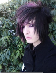 Fryzury Średnie Alternatywne EMO - 816085