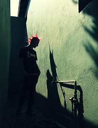 Fryzury Męskie Krótkie Alternatywne Punk Rock Kolorowe - 1113230