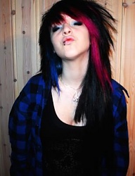 Fryzury Średnie Alternatywne EMO - 995732