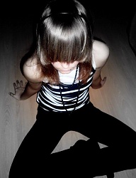 Fryzury Średnie Alternatywne EMO - 67010