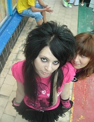 Fryzury Średnie Alternatywne EMO - 440896