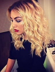 Fryzury Średnie Wieczorowe Kręcone Rozpuszczone Blond - 3008547