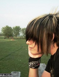 Fryzury Średnie Alternatywne EMO - 303614