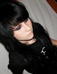 Fryzury Średnie Alternatywne EMO - 30615