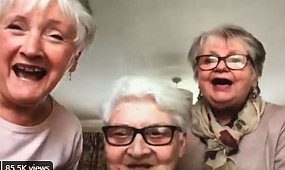 Przeżyły ze sobą wiele trudnych chwil. Teraz, na czas kwarantanny, zdecydowały się zamieszkać razem