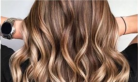 Modne kolory włosów 2020: Bronde, czyli oryginalna koloryzacja, którą kochają gwiazdy